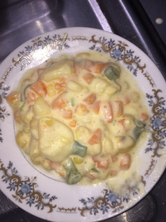 Una foto de Puré de vegetales en salsa blanca