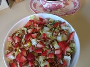 A picture of balsamic vinaigrette salad dressing