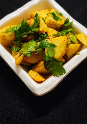 A picture of Goan batata bhaji.