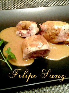 Una foto de Contramuslos de pollo rellenos con salsa de mandarina