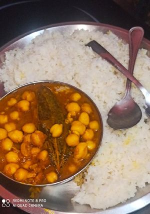 छोले चावल (chole chawal recipe in Hindi) रेसिपी मुख्य फोटो