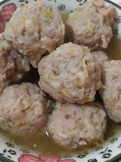 冬瓜蔭瓜芹菜肉丸子-電鍋料理 的食譜成品照片