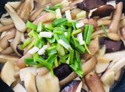 Hình ảnh của nấm mối xào