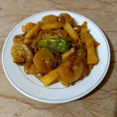 Kudu and aloo bujia 🥔🧅🥒 A picture of Kudu and aloo bujia 🥔🧅🥒.