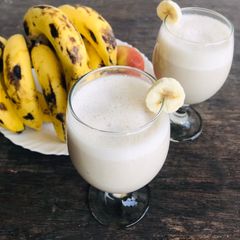 A picture of Banana apple shake.