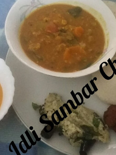 A picture of Idli Sambar Chutney.