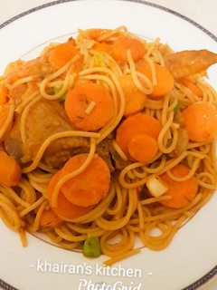 Jollof taliya mai carrot ainihin hoton girkin