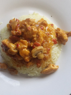 Una foto de Strogonoff de Pollo con arroz