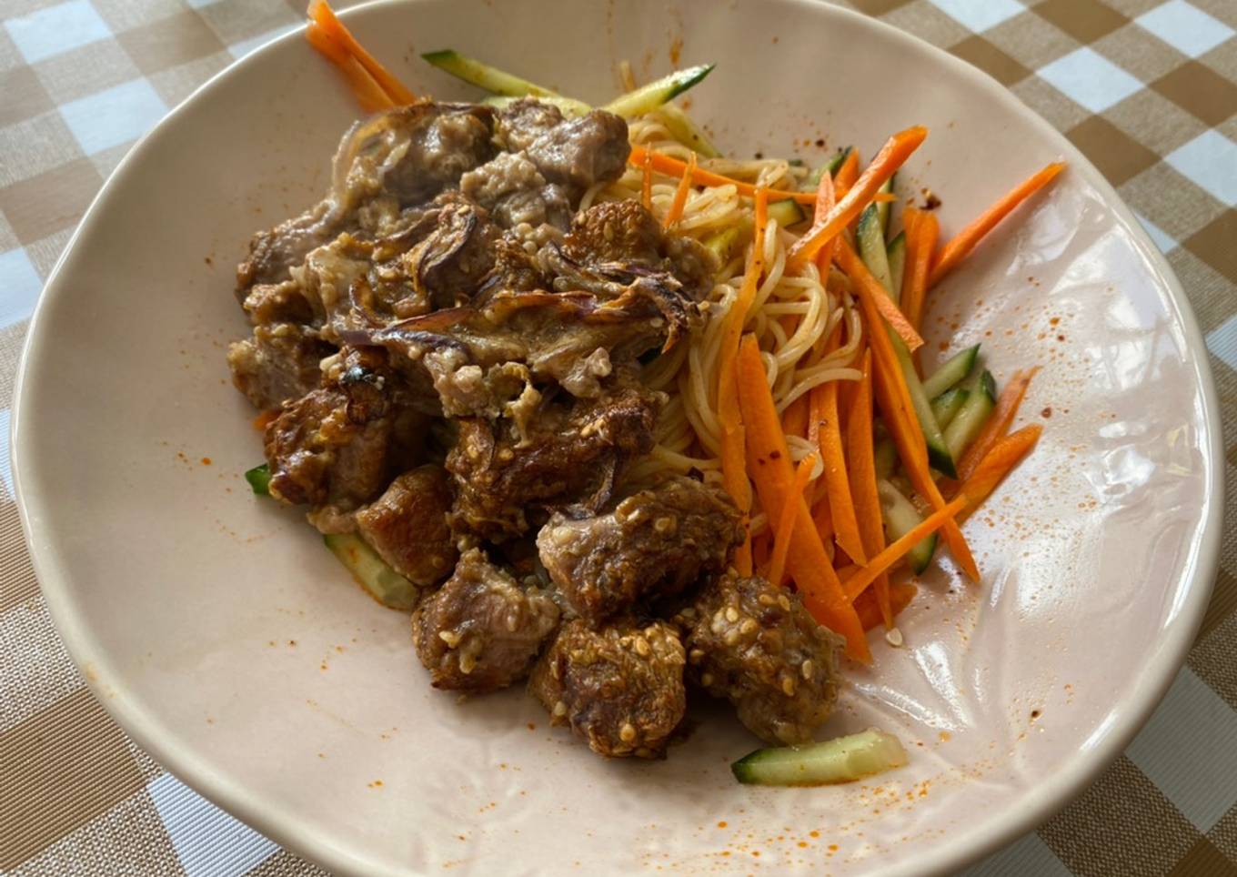 Cold noodles with lamb kabab