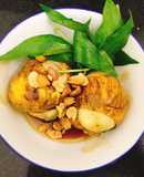 Trứng vịt lộn xào me