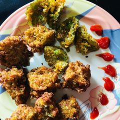 A picture of Manchurian  pakoda penuts flavor me and Ajwain pakode.