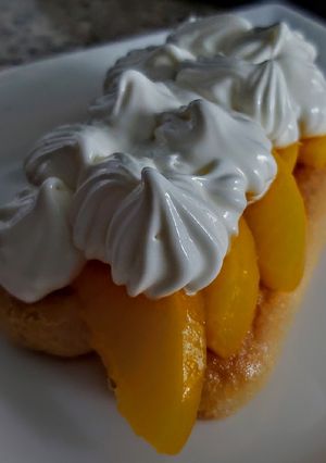 Una foto de BARQUITAS de Melocotón🍑y Lady fingers...!