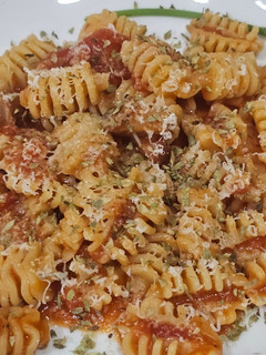 Una foto de Radiatori en salsa Amatriciana