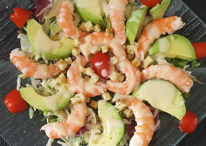 Salade d'été avec avocat