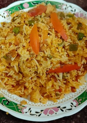 A picture of Indo Chinese fried rice.