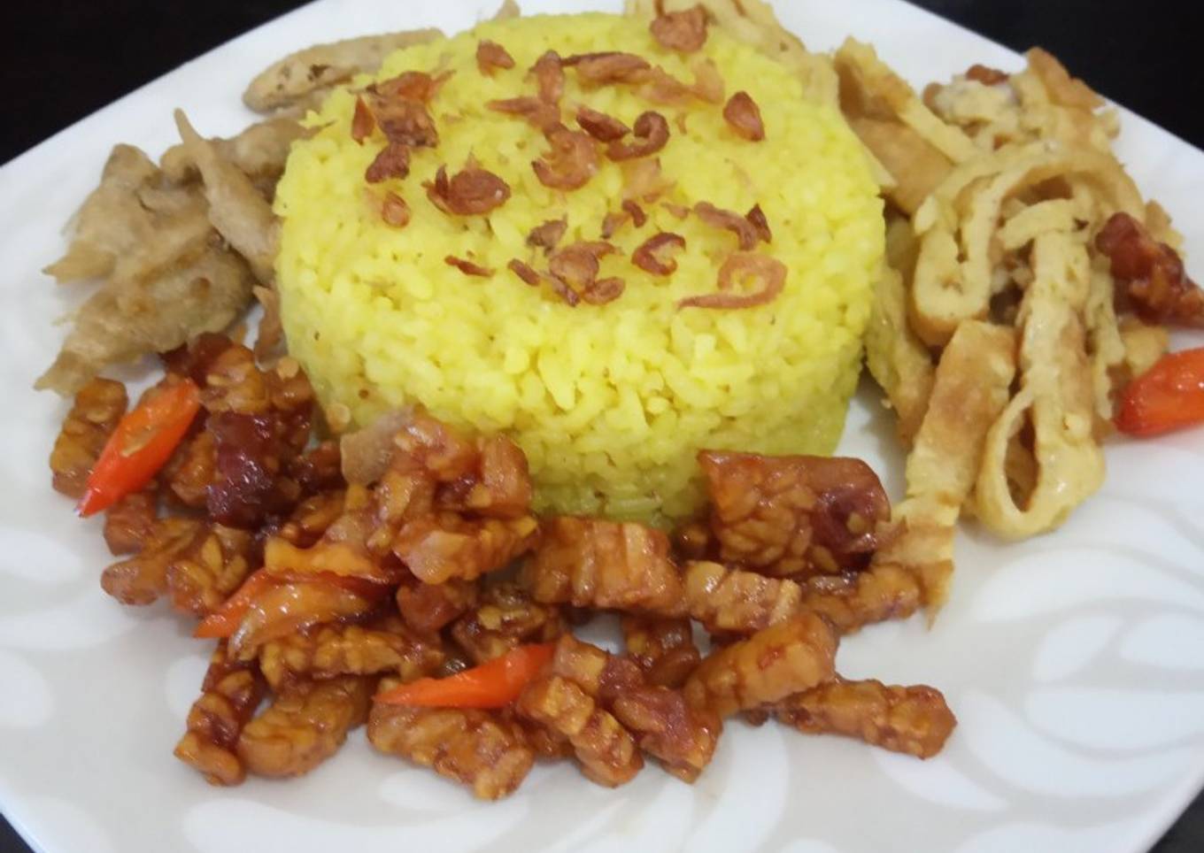 Nasi Kuning Simple Magic Com