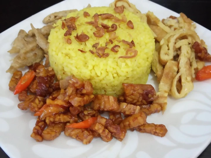 Langkah Mudah untuk Membikin Resep  Nasi Kuning Simple Magic Com yang Lezat Sekali, Menggugah Selera