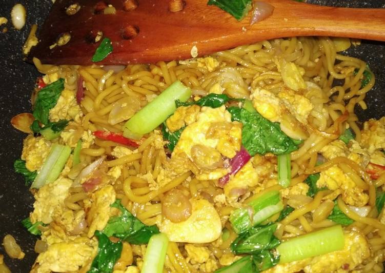 Resep Mie ayam orak arik telur yang Lezat Sekali