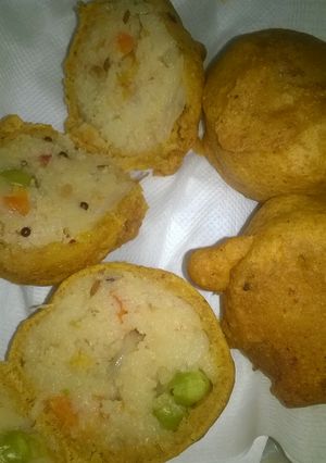 A picture of Spicy Upma Bonda /Bujji.