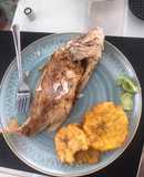 Pargo rojo frito con patacones