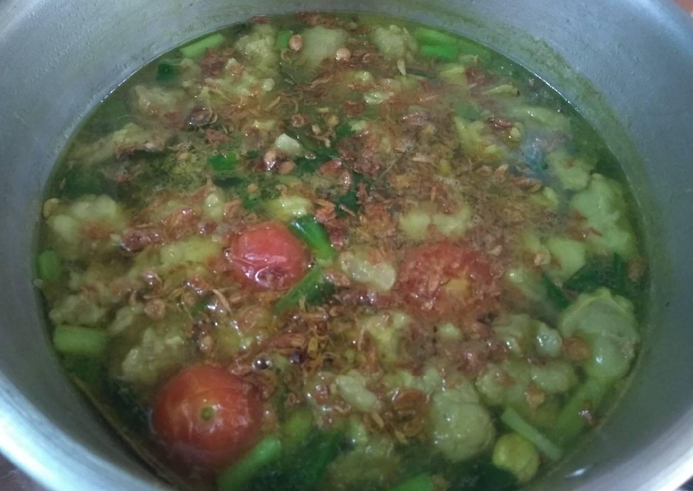23. Soto daging sapi