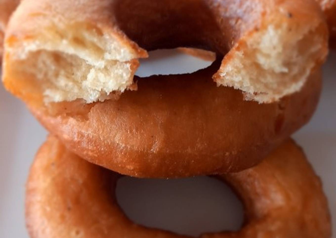 Fluffy cardamom doughnuts