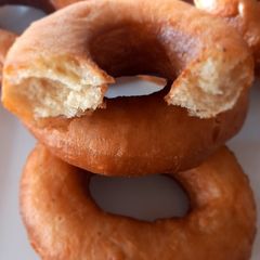 A picture of Fluffy cardamom doughnuts.