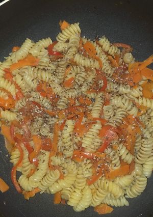 Una foto de Fideos con verduras