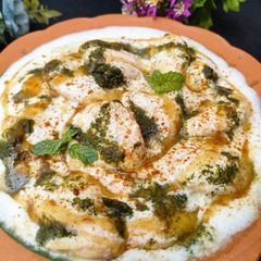 A picture of Dahi Barra,Bhalla,Vadha 😋😋.
