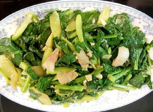 Hình của món Cải làn xào thịt má heo.