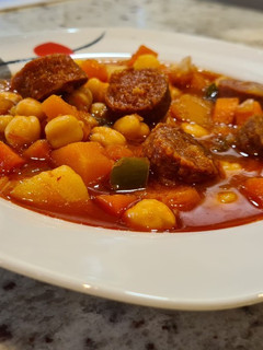 Una foto de Garbanzos con calabaza y chorizo