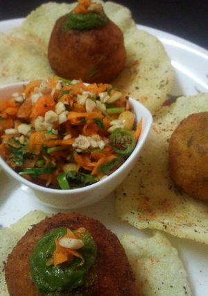 A picture of Chaawal daal bites.