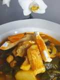 Potaje tradicional con bacalao y pimentón paprika