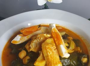 Foto principal de Potaje tradicional con bacalao y pimentón paprika