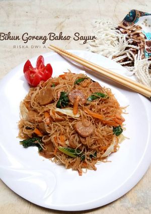 Foto resep Bihun Goreng Bakso Sayur