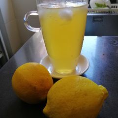 A picture of Honey Lemon Drink.