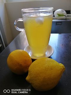 A picture of Honey Lemon Drink.