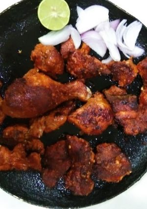 चिकन टिक्का (CHICKEN TIKKA RECIPE IN MARATHI) रेसिपी चे मुख्य फोटो 