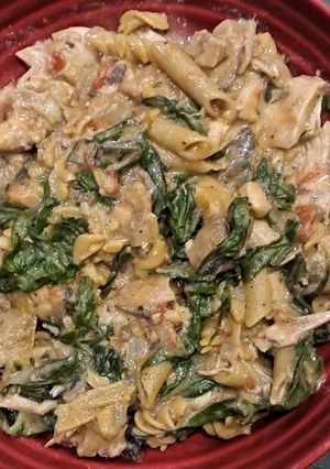 A picture of Chicken & Spinach Pasta.