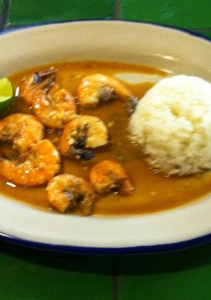 Una foto de Camarones a la cucaracha