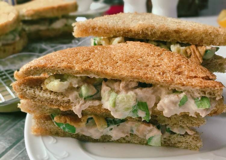 Cara Gampang Membuat Tuna sandwich with scrambled egg 🥪 🥚, Bisa Manjain Lidah