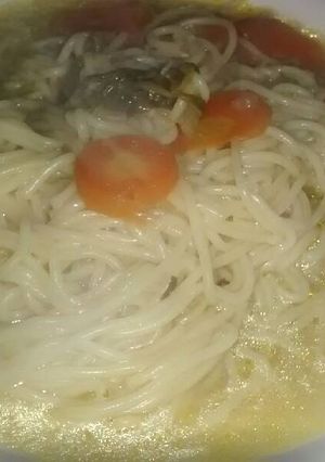 Una foto de Sopa cabello de ángel y verduras