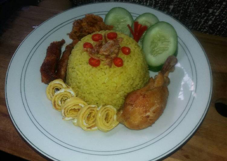 45. Nasi Kuning