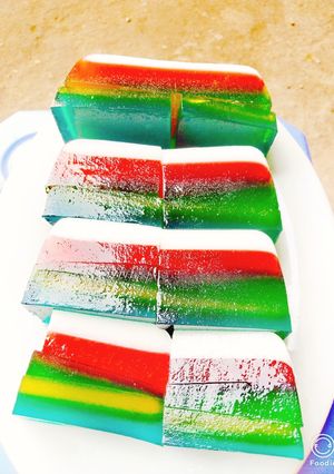 Hình của món Rau câu nhiều tầng.