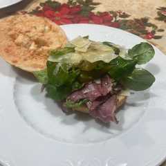Una foto de Bocadillo de pastrami