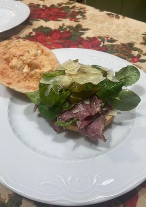 Una foto de Bocadillo de pastrami