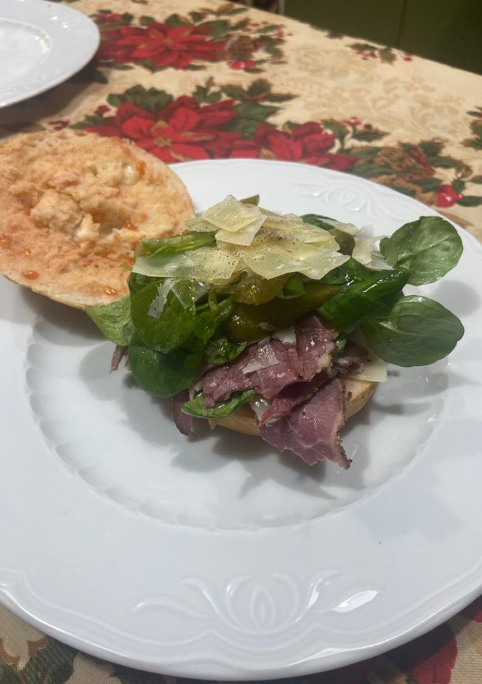 Una foto de Bocadillo de pastrami