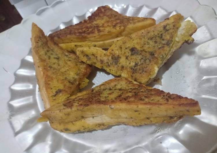 Langkah Mudah untuk Menyiapkan Korean Garlic Cheese Toast Anti Gagal