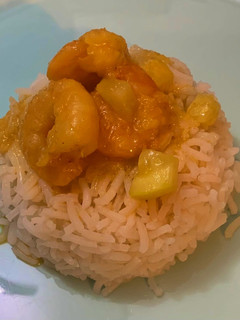 Una foto de Curry de langostinos