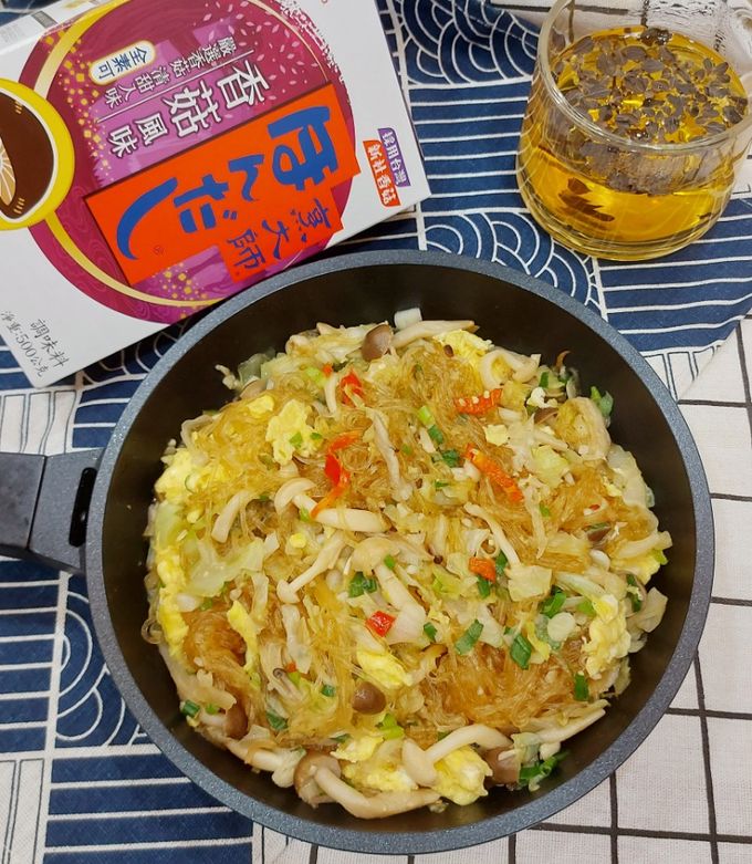 菇菇炒冬粉 的食譜成品照片